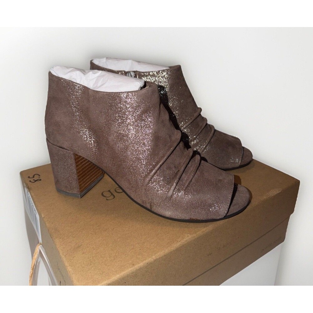 NIB Womens Kenneth Cole Gentle Souls Camelia Metallic Taupe Ruched Boot 8.5